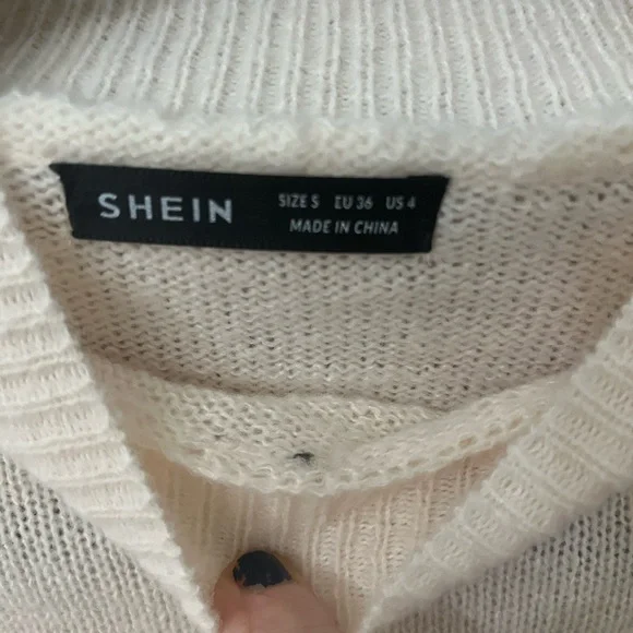 Cute sweater - Picture 6 of 6